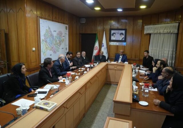 استاندار کرمانشاه بر حمایت همه‌جانبه از بیماران خاص تأکید کرد