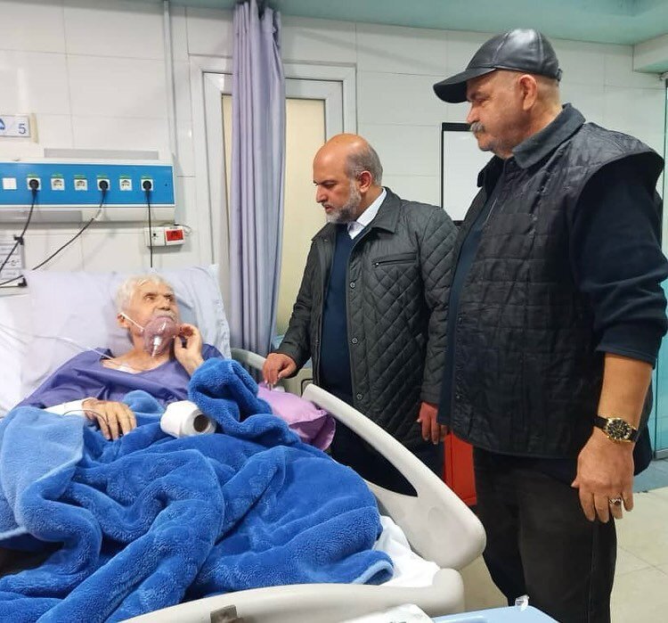 تصاویر تأثربرانگیز از عنایت بخشی در بیمارستان تصاویر تأثربرانگیز از عنایت بخشی در بیمارستان
