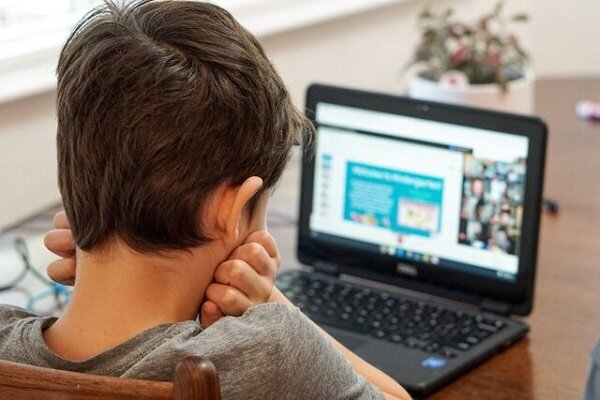 توصیه به والدین؛ «دیکتاتور» یا «آسان‌گیر» نباشید!