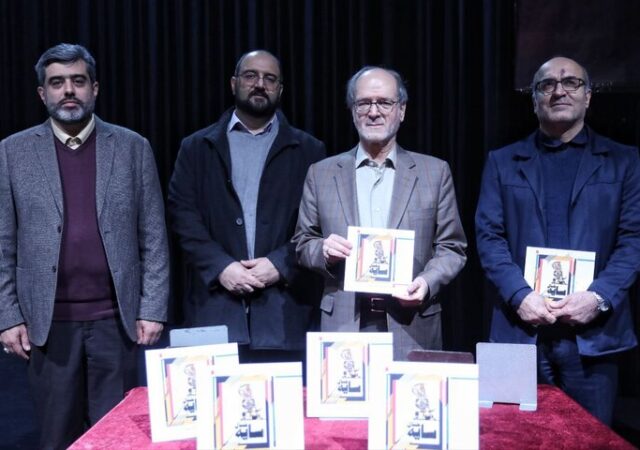 «سایه‌های خیال» بر برج آزادی افتاد؛ موزه‌ای از افسانه‌های هزار ساله