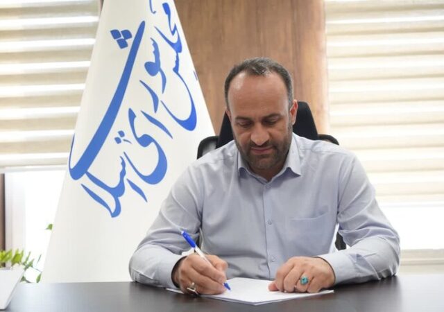 شیرین‌زاد: کابینه ضعیف است؛ وزرای ناکارآمد استیضاح شوند