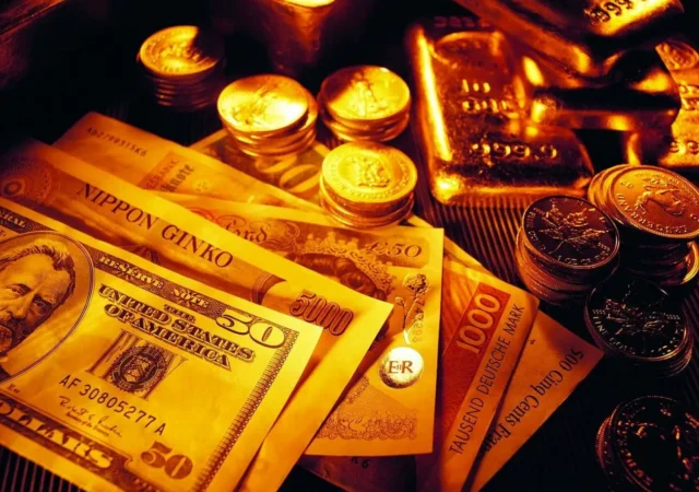 قیمت طلا، سکه و دلار امروز یکشنبه 30 آذر/ کاهش تمام قیمت ها + جدول و جزئیات کامل