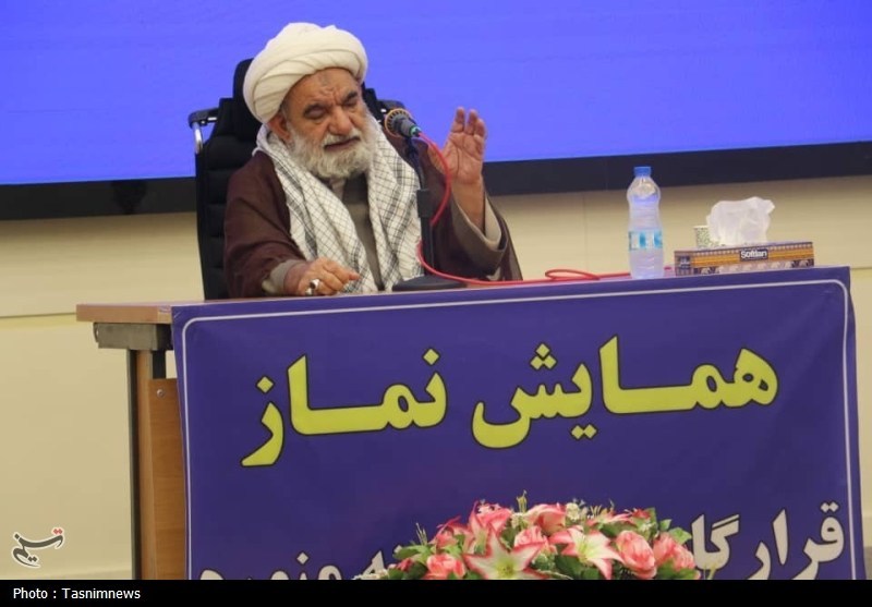 نماز عامل اقتدار و مقاومت در مکتب جهاد و ولایت نماز عامل اقتدار و مقاومت در مکتب جهاد و ولایت