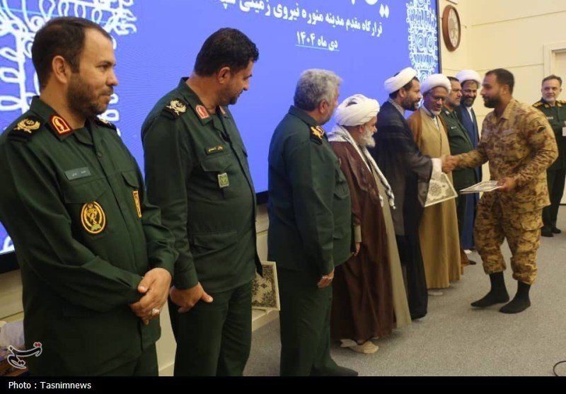 نماز عامل اقتدار و مقاومت در مکتب جهاد و ولایت نماز عامل اقتدار و مقاومت در مکتب جهاد و ولایت