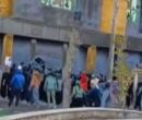 ادامه اعتراضات و درگیریها در ملکشاهی/ تشییع ۲ جان باخته و آتشزدن چند بانک ادامه اعتراضات و درگیریها در ملکشاهی/ تشییع ۲ جان باخته و آتشزدن چند بانک