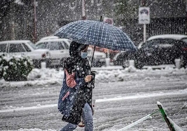 هشدار فوری هواشناسی به تهرانی ها/ برف و باران تا ساعتی دیگر میهمان پایتخت‌نشینان