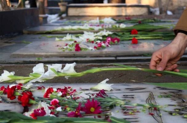 آیین گلباران مزار شهدا در آذربایجان شرقی برگزار می‌شود