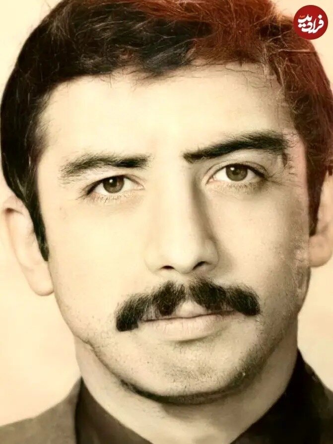 تیپ و چهره متفاوت فرامرز صدیقی در جوانی؛ دهه ۵۰/ عکس چهره متفاوت «فرامرز صدیقی» در جوانی؛ دهه 50
