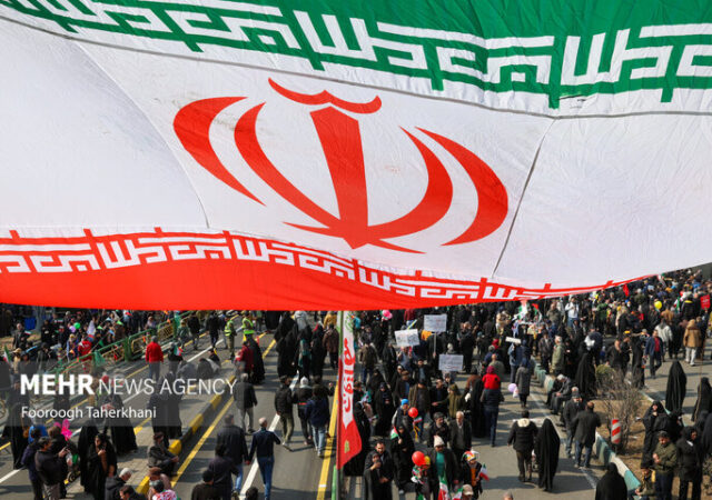 دعوت پزشکان از مردم برای حضور پرشور در راهپیمایی ۲۲ بهمن