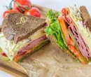 طرز تهیه ساندویچ پاسترامی گرم خانگی/ میان وعده دلچسب برای عصر‌های زمستان