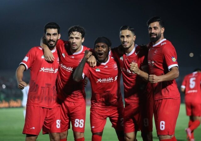 پرسپولیس و چالش غیبت بازیکنان / مدیرعامل با شکاری و بیفوما دیدار کرد