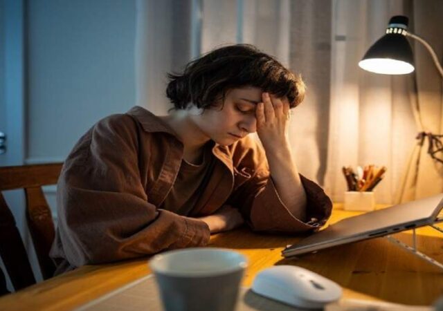 چرا در زمستان احساس استرس و خستگی می‌کنیم؟