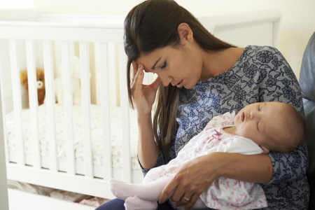 چطور با نوسانات خلقی بعد از زایمان کنار بیاییم؟