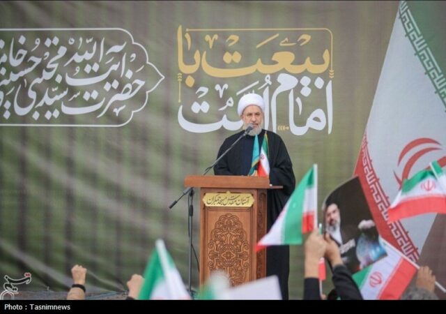 آیت‌الله اراکی: بیعت با رهبر معظم انقلاب بیعت با امام زمان(عج) است