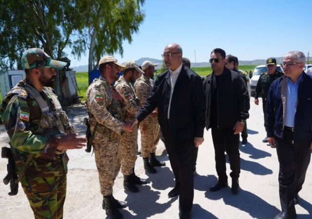 استاندار کرمانشاه: خدمت مرزداران مایه آرامش و امنیت مردم است