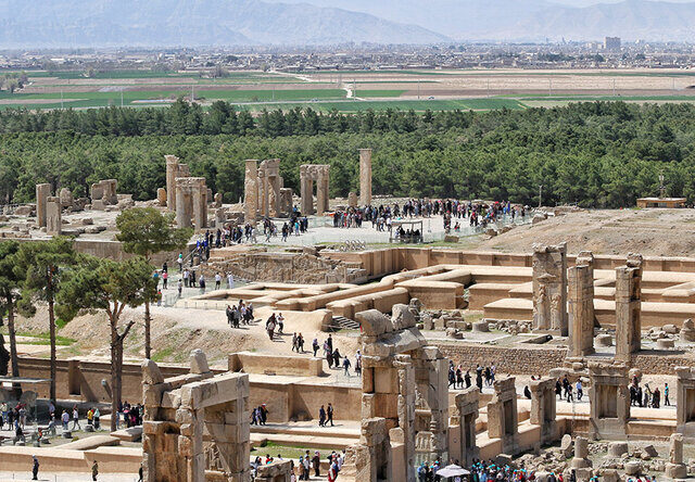 انسداد تمامی چاه‌های غیرمجاز در حریم‌های سه‌گانه تخت جمشید