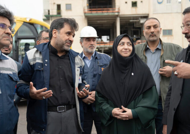 بازدید رئیس سازمان حفاظت محیط زیست از پتروشیمی تبریز