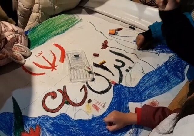 برپایی غرفه «ایستاده برای ایران» توسط کتابخانه های عمومی در مراغه