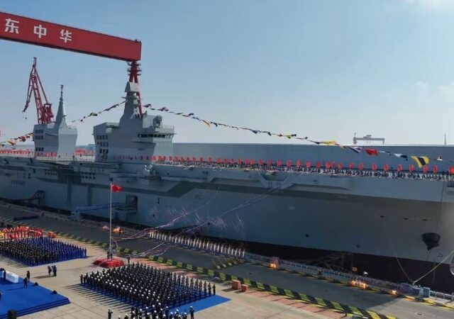 بزرگترین ناو پهپادبر جهان راهی ماموریت شد/ هدف کجاست؟ + تصاویر