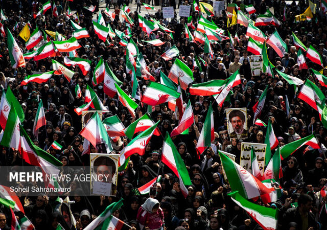 تجدید بیعت با آرمانهای انقلاب/لزوم بهره‌گیری از توانمندی‌ مدیریتی زنان