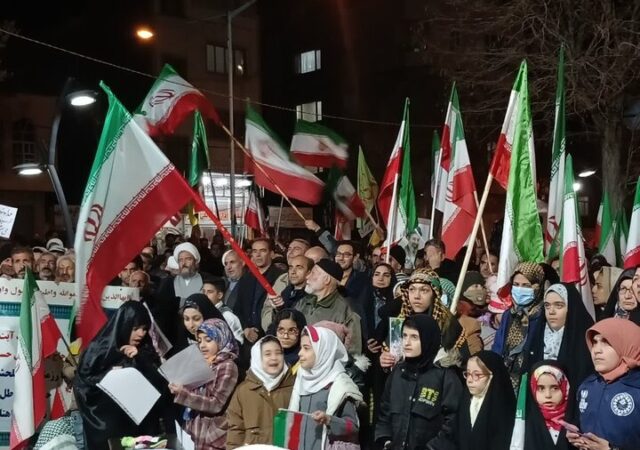 تجمع باشکوه مردم دیار گروس در حمایت از وطن