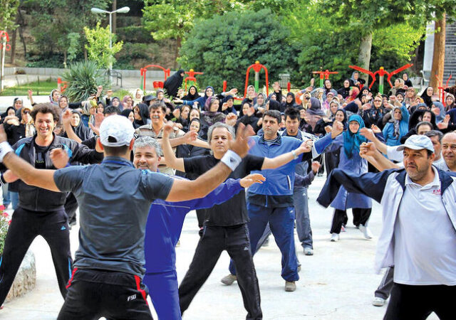 تدوین بسته جامع برنامه‌های ورزش همگانی در همدان