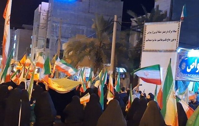 راهپیمایی شبانه مردم در گناوه