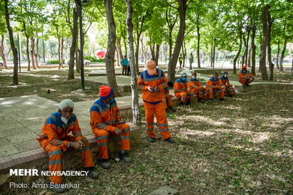 روایتی از خاموش جبهه پاکیزگی؛ قهرمانانی که شهادت را با «جارو» خریدند