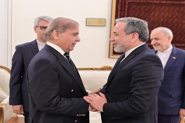عراقچی: ایران خواهان توسعه روابط با پاکستان است