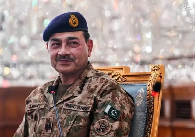 فوری / گفتگوی فرمانده ارتش پاکستان و ترامپ برای بازگشایی تنگه هرمز