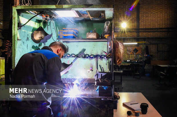 مقاومت تولید در گلستان؛ اراده پولادین فعالان اقتصادی در دل سختی‌ها