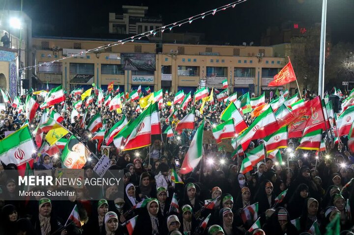 موج‌های ناتمام حضور مردمی؛ این ملت دشمن را خسته کرده است 