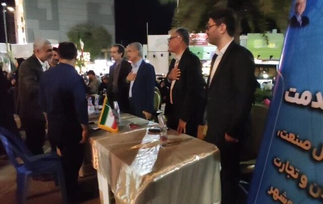 میز خدمت ادارات در تجمع شبانه مردمی بوشهر