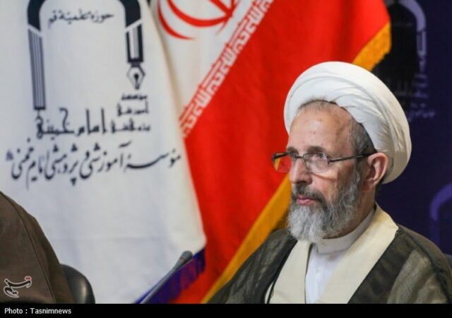 نامه قدردانی آیت‌الله رجبی از مواضع پاپ چهاردهم / ترامپ فرعون زمان است