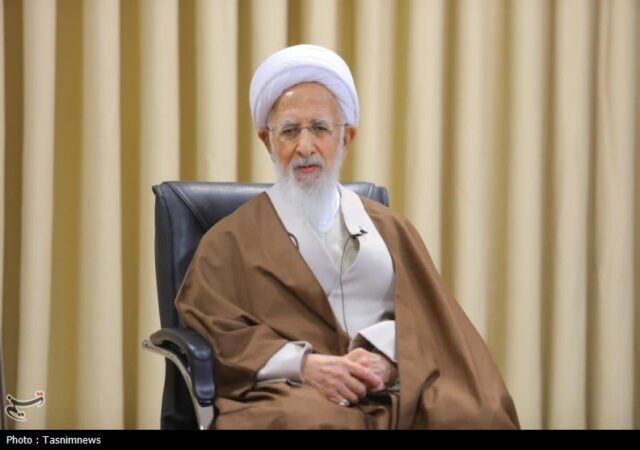 واکنش آیت‌الله جوادی آملی به اهانت ترامپ به پاپ