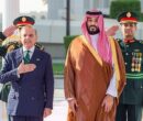 ورود نخست وزیر پاکستان به عربستان برای مذاکره با محمد بن سلمان
