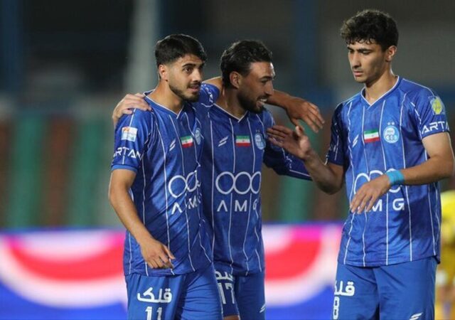 چشم‌ها به فدراسیون/ سرنوشت لیگ و استقلال گره خورد