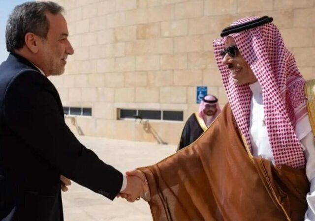 گفتگوی عراقچی و وزیر خارجه عربستان درمورد آخرین وضعیت مذاکرات