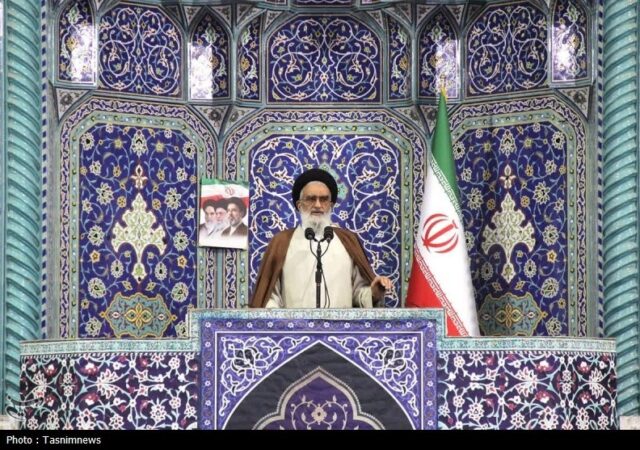 امام جمعه قم: افق روشن منطقه خلیج‌فارس بدون آمریکا ترسیم شده است