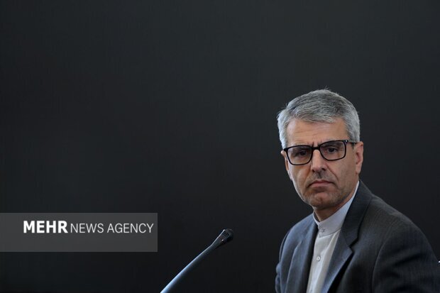 امپراطور ناچار شد با واقعیت کنار بیاید
