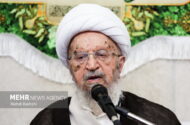 انتقاد آیت‌الله مکارم‌ از افزایش قیمت‌ها / دولت بازار را کنترل کند