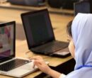 انتقاد از برگزاری آزمون حضوری دانش آموزان: چرا به بچه ها استرس می دهید؟ آنها مجازی درس خوانده اند بنابراین باید مجازی امتحان بدهند!