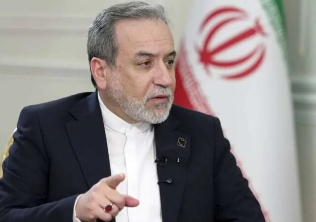 توئیت قاطع عراقچی درمورد مذاکرات و امتیاز دادن به ترامپ