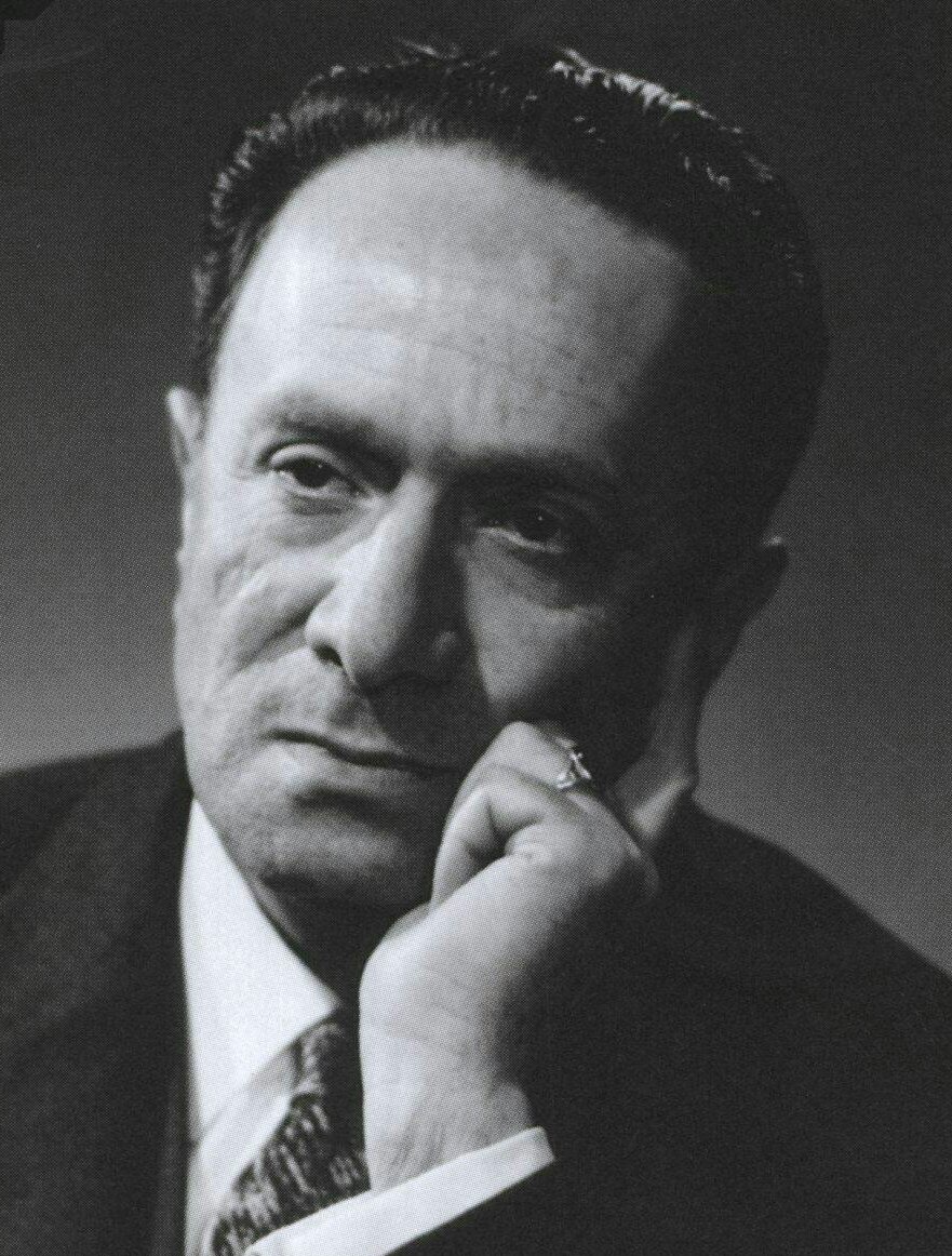 داستان مردی که برای سینما هزینه داد و سر آخر در قامت کارمند دولت به خاک سپرده شد داستان مردی که برای سینما هزینه داد و سر آخر در قامت کارمند دولت به خاک سپرده شد