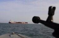 دشمن پس از تحمل خسارت از تنگه هرمز فرار کرده است