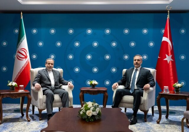 رایزنی تلفنی وزرای خارجه ایران و ترکیه
