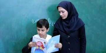 رفتار ارباب رعیتی با معلمان مدارس خصوصی/ به امید قبولی در گزینش، تن به استثمار می‌دهیم/ منطقِ حاکم در این مدارس جذب مشتری است