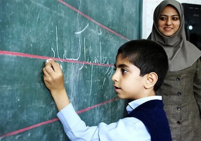 روایت معلمانی که تاریخ می‌سازند؛ در سکوت کلاس‌ها چه می‌گذرد؟