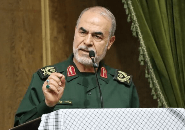 سردار جوانی: تردد در تنگه هرمز فقط با اجازه ایران/ با هر شناور متعلق به دشمن برخورد می‌کنیم