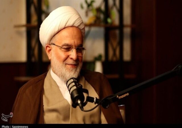 سفر تاریخی رهبر انقلاب به کردستان؛ شکستن نگاه امنیتی و تقویت وحدت ملی